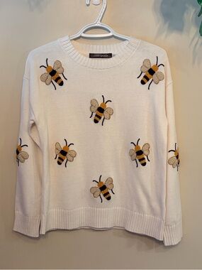 GABBY ISABELLA White Bee-Embroidered Crewneck Sweater